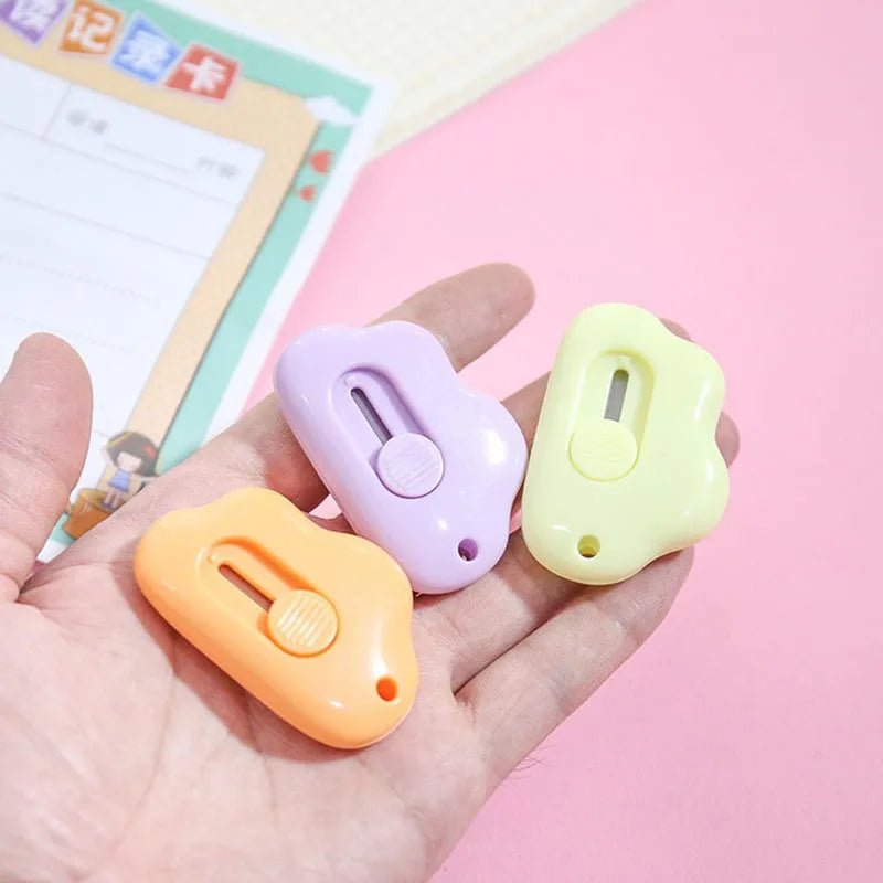 Mini Cloud Pocket Knife – Cute & Sharp Utility Cutter ☁️🔪