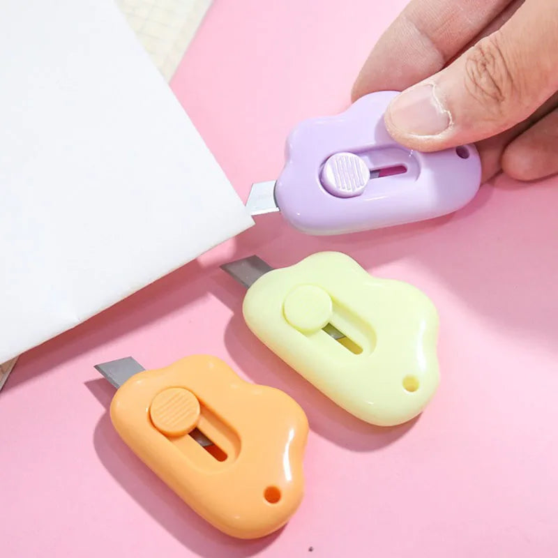 Mini Cloud Pocket Knife – Cute & Sharp Utility Cutter ☁️🔪